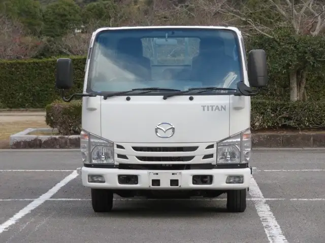 マツダ タイタン 小型 平ボディ 2RG-LHR88A H31/R1の中古トラック画像2