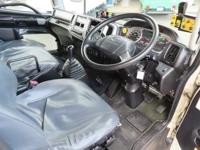 日野 レンジャー 中型/増トン パッカー車 プレス式 ベッドの中古トラック画像12