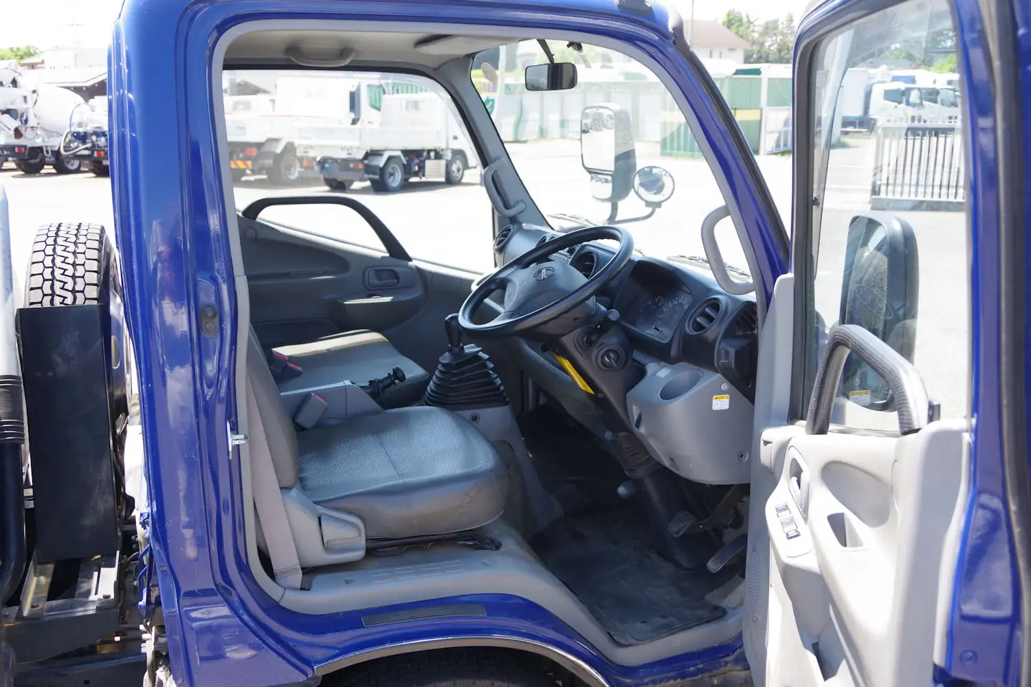 日野 デュトロ 小型 タンク車 バキューム TKG-XZU605Mの中古トラック画像11