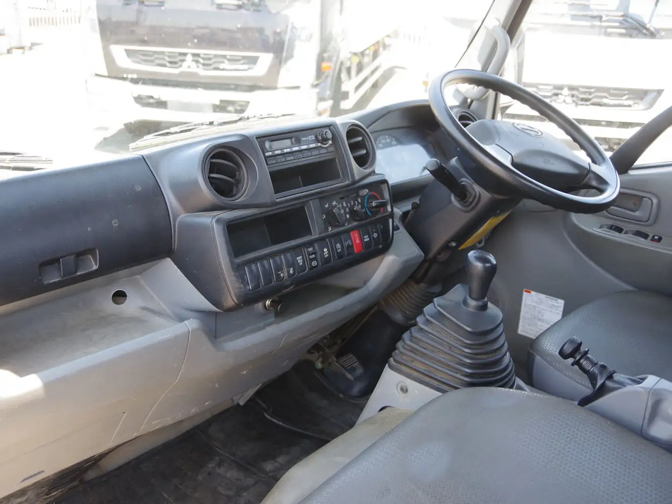 日野 デュトロ 小型 タンク車 バキューム TKG-XZU605Mの中古トラック画像12
