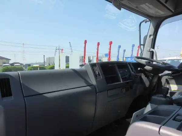 いすゞ フォワード 中型/増トン 平ボディ 床鉄板 2RG-FRR90S1の中古トラック画像12