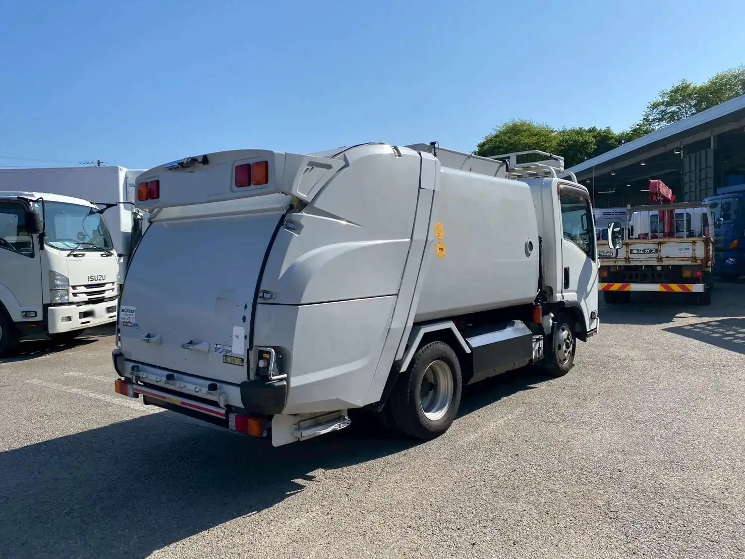 いすゞ エルフ 小型 パッカー車 巻き込み式 回転ダンプ式の中古トラック画像3
