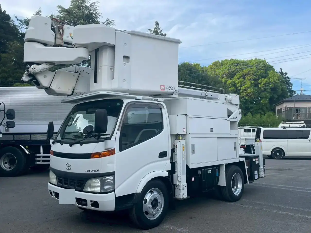 トヨタ トヨエース 小型 高所・建柱車 高所作業車 電工仕様｜画像1