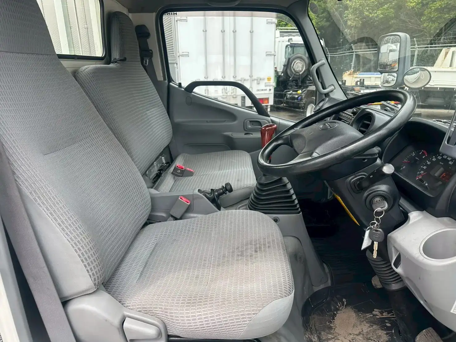 日野 デュトロ 小型 平ボディ TKG-XZC655M H28の中古トラック画像10