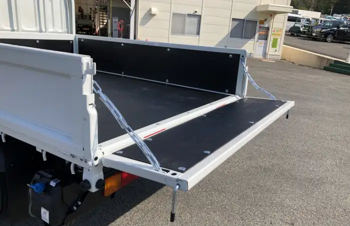 三菱 キャンター 小型 平ボディ Wキャブ 2RG-FBA20の中古トラック画像7