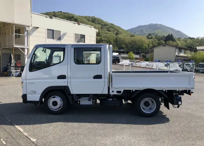 三菱 キャンター 小型 平ボディ Wキャブ 2RG-FBA20の中古トラック画像5