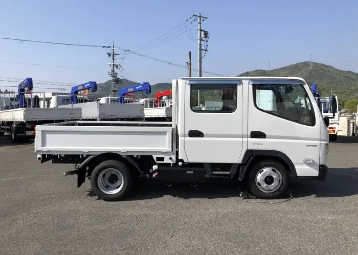 三菱 キャンター 小型 平ボディ Wキャブ 2RG-FBA20の中古トラック画像3