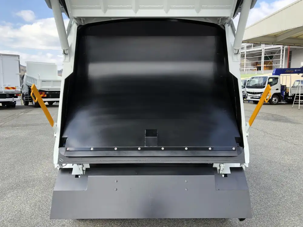 三菱 キャンター 小型 パッカー車 プレス式 2RG-FEAV0の中古トラック画像8