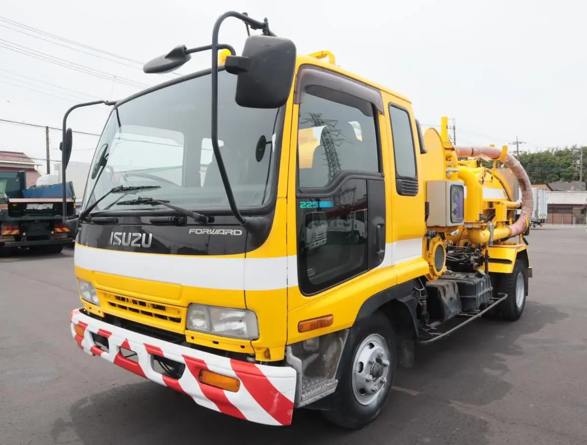 いすゞ フォワード 中型/増トン タンク車 汚泥吸引車 KK-FRR33G4の中古トラック画像1