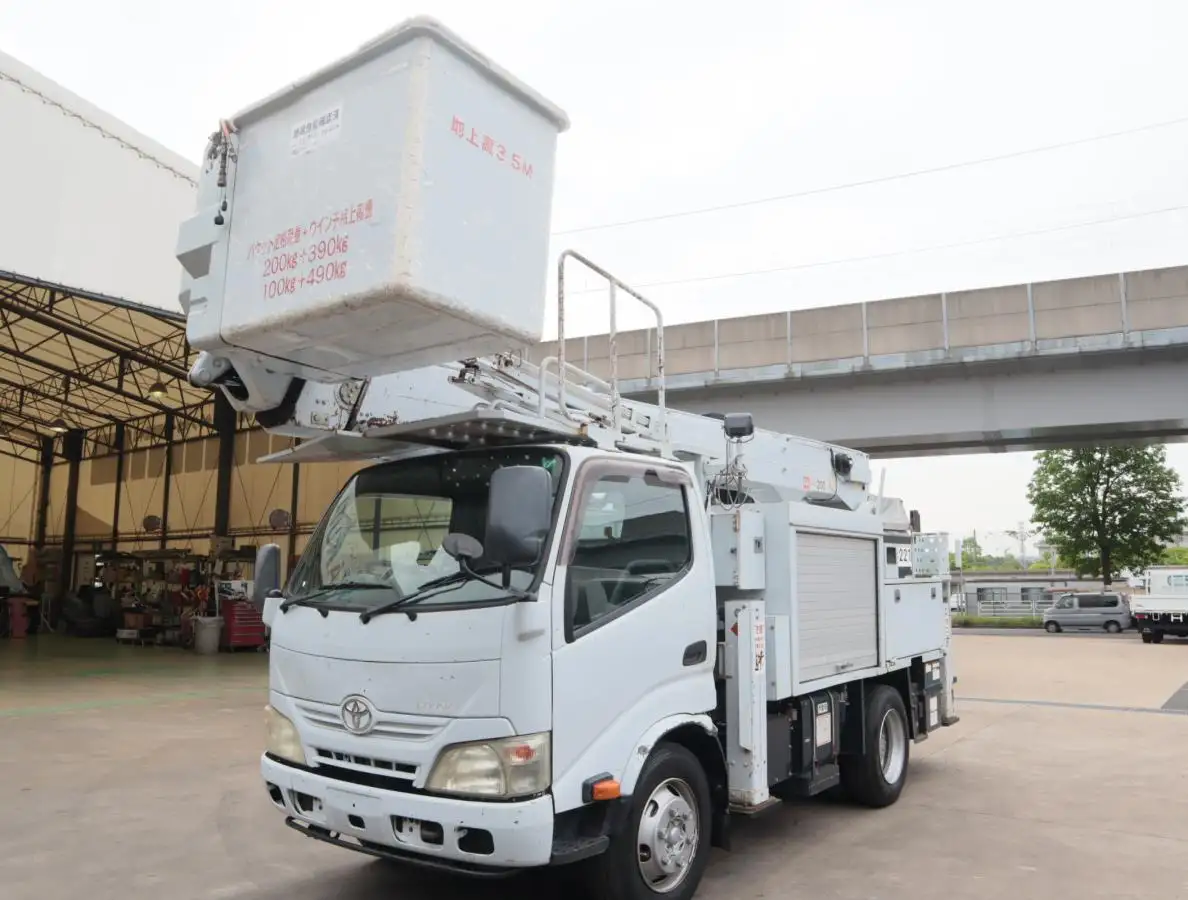 トヨタ ダイナ 小型 高所・建柱車 高所作業車 電工仕様の中古トラック画像1