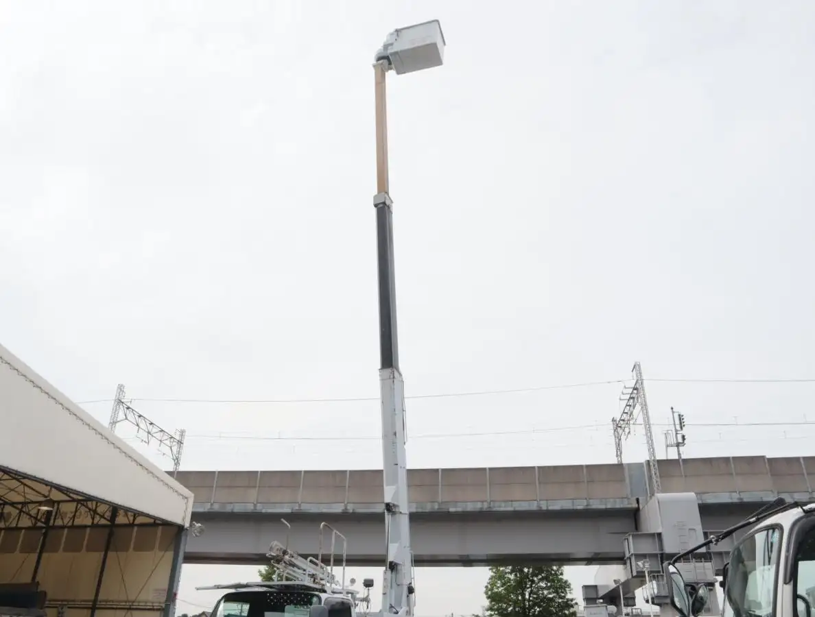 トヨタ ダイナ 小型 高所・建柱車 高所作業車 電工仕様の中古トラック画像9
