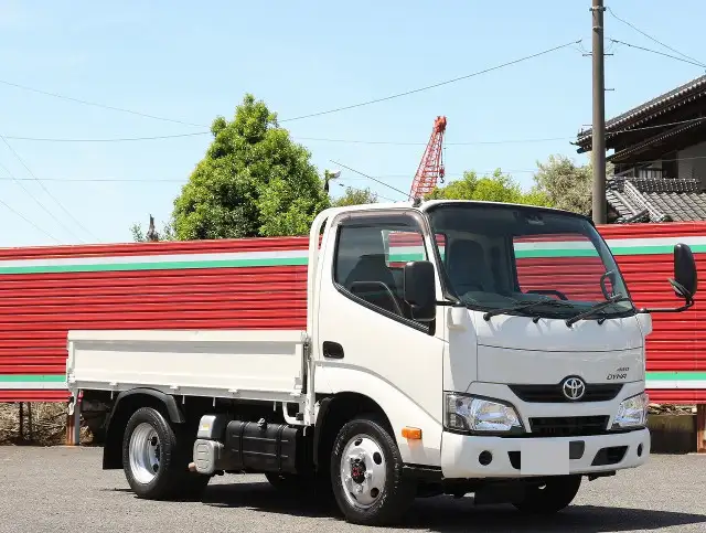 トヨタ ダイナ 小型 平ボディ TKG-XZU675 H30の中古トラック画像2