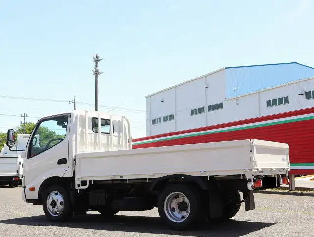 トヨタ ダイナ 小型 平ボディ TKG-XZU675 H30の中古トラック画像4