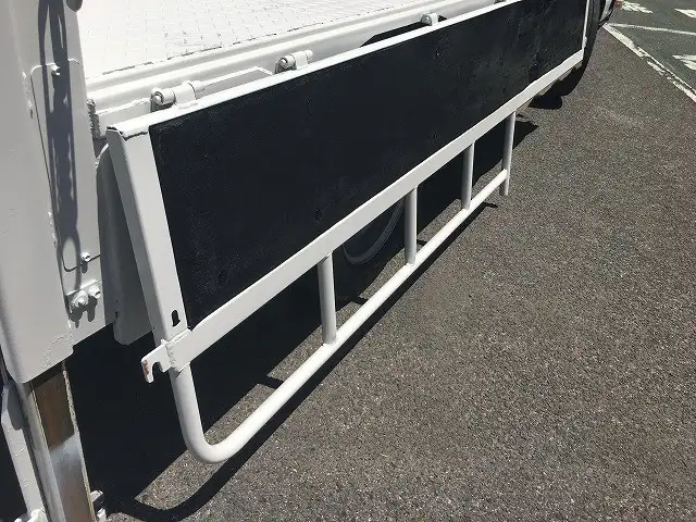 いすゞ エルフ 小型 平ボディ パワーゲート 床鉄板の中古トラック画像9