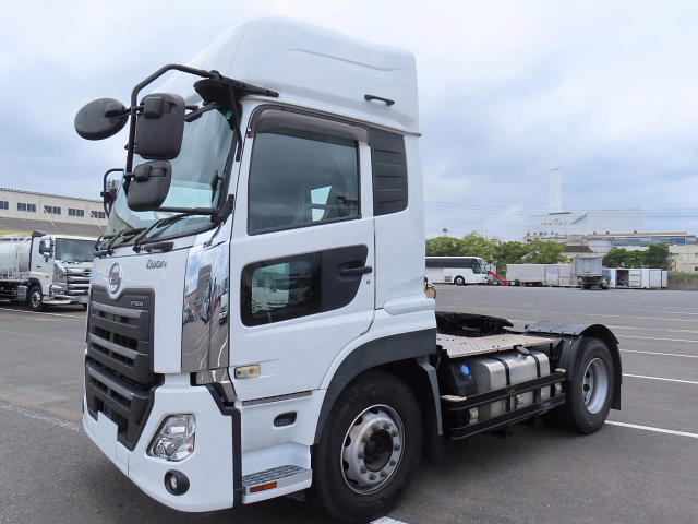 日産UD クオン 大型 トラクター