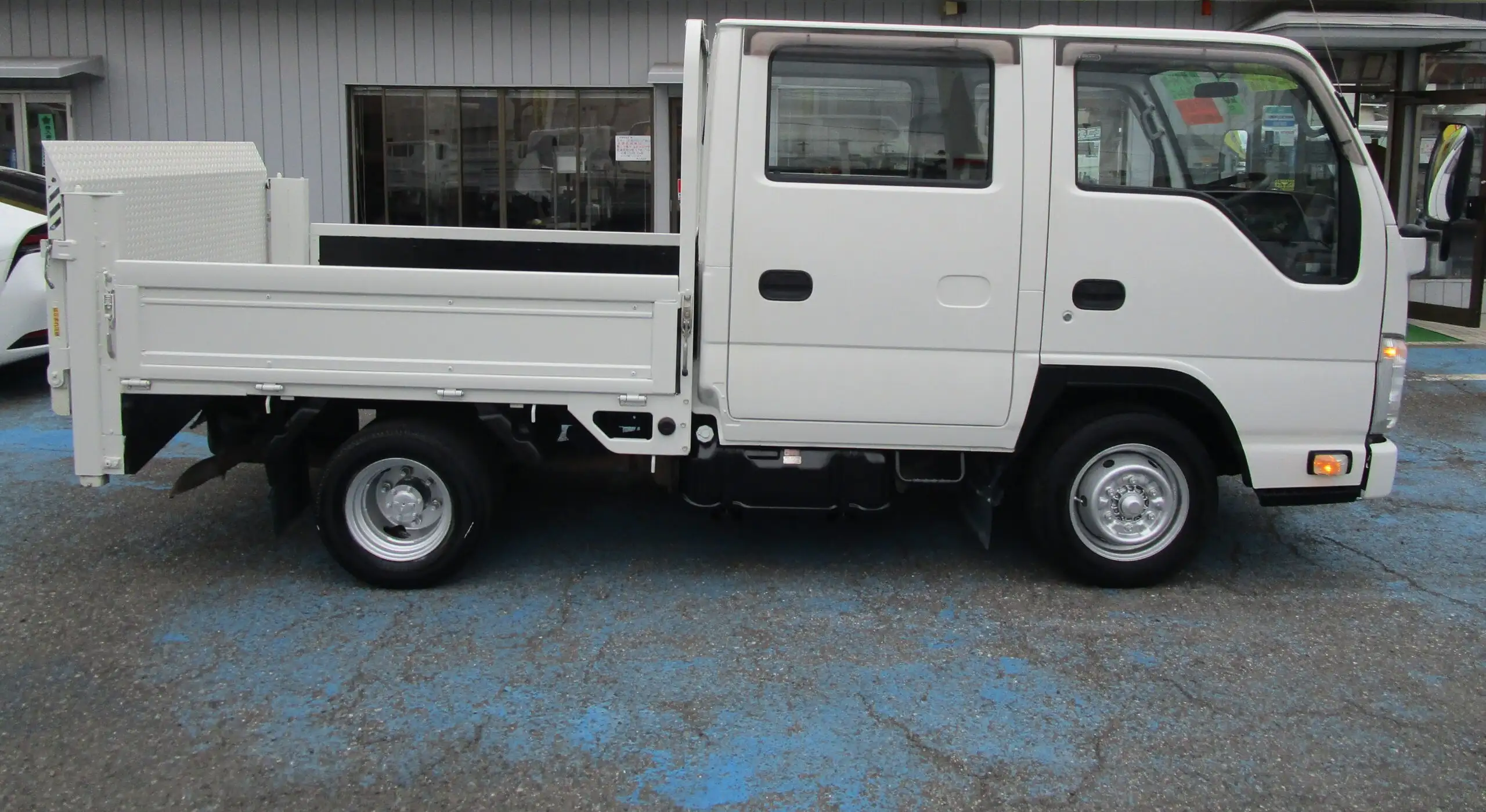 いすゞ エルフ 小型 平ボディ Wキャブ パワーゲートの中古トラック画像3