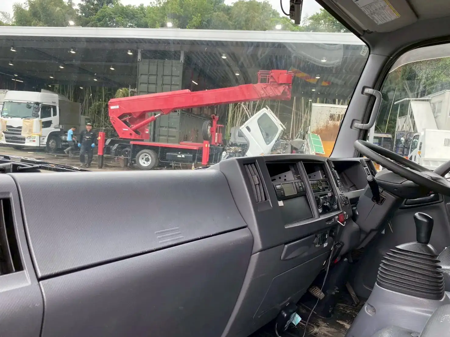 いすゞ エルフ 小型 冷凍冷蔵 低温 2室の中古トラック画像12