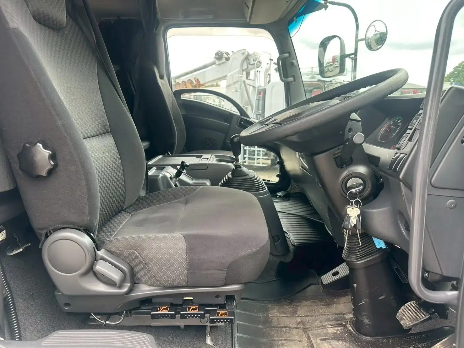 日産UD コンドル 中型/増トン 冷凍冷蔵 中温 エアサスの中古トラック画像10