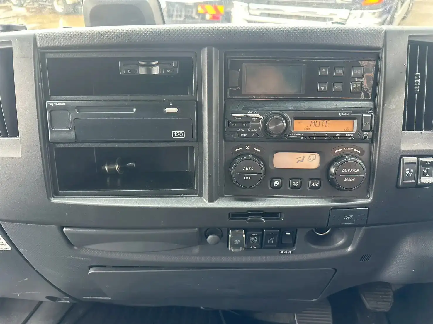 日産UD コンドル 中型/増トン 冷凍冷蔵 中温 エアサスの中古トラック画像14