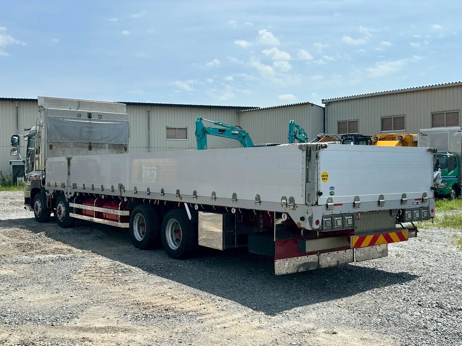 いすゞ ギガ 大型 平ボディ アルミブロック エアサスの中古トラック画像4