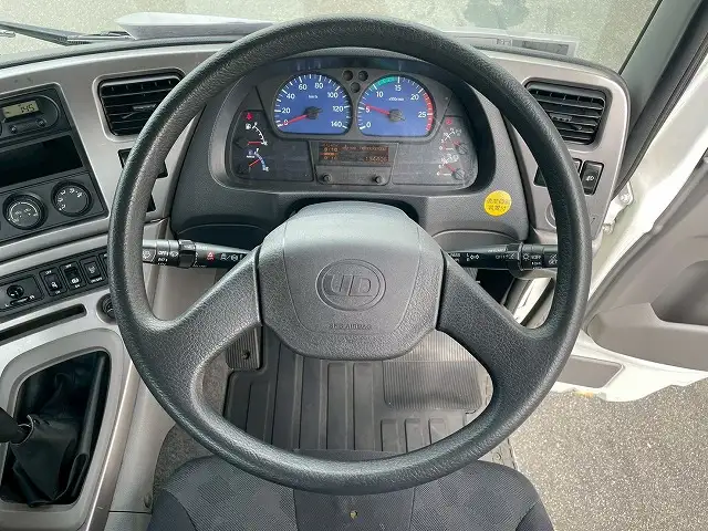 日産UD クオン 大型 平ボディ アルミブロック ベッドの中古トラック画像13
