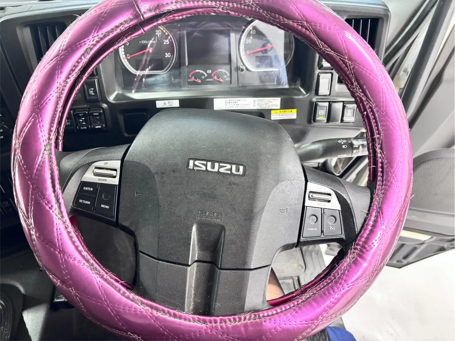 いすゞ ギガ 大型 ウイング エアサス ベッドの中古トラック画像13