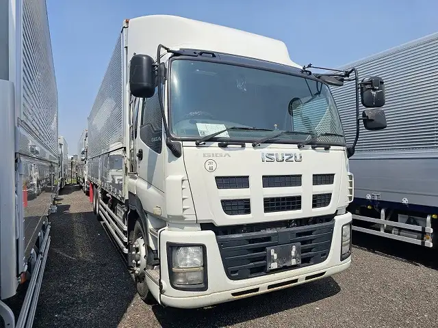 いすゞ ギガ 大型 ウイング エアサス ベッドの中古トラック画像2