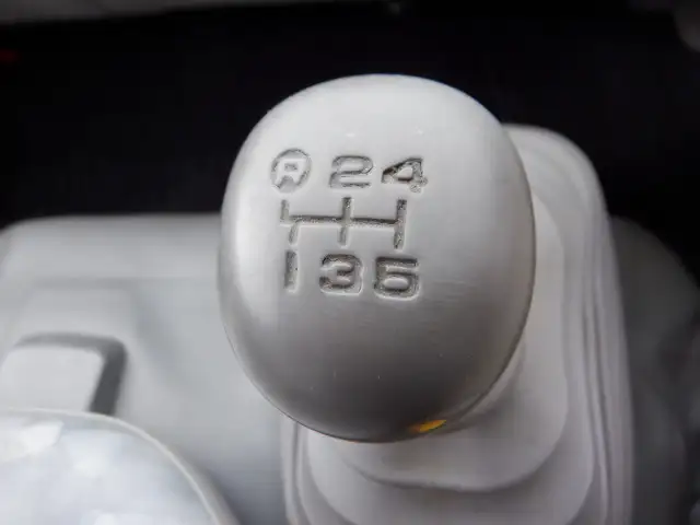 トヨタ ダイナ 小型 ダンプ BKG-XZU554D H23の中古トラック画像15