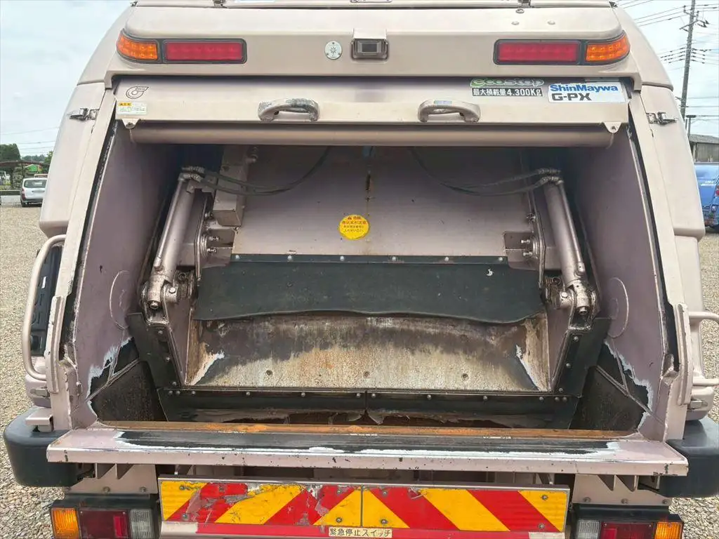 いすゞ フォワード 中型/増トン パッカー車 プレス式 ベッドの中古トラック画像5