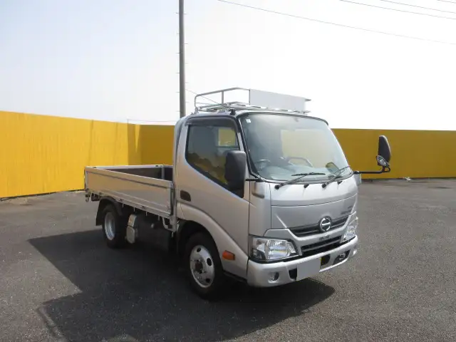 日野 デュトロ 小型 平ボディ 床鉄板 TKG-XZU675Mの中古トラック画像3