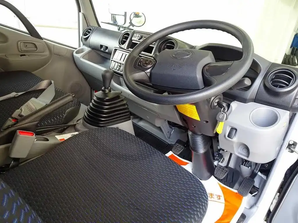 日野 デュトロ 小型 平ボディ Wキャブ 2DG-XZU685Mの中古トラック画像7