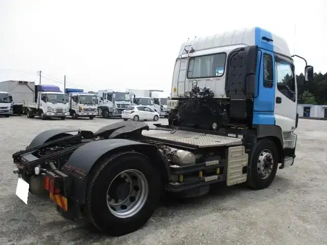 いすゞ ギガ 大型 トラクター ハイルーフ 1デフの中古トラック画像3