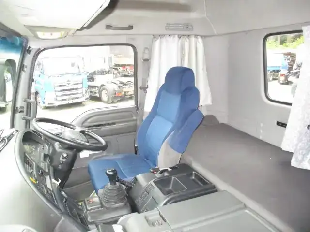 いすゞ ギガ 大型 トラクター ハイルーフ 1デフの中古トラック画像11