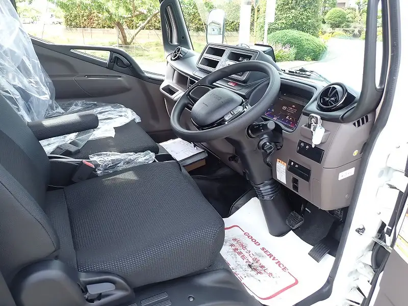 三菱 キャンター 小型 平ボディ 2RG-FBAV0 R7の中古トラック画像12