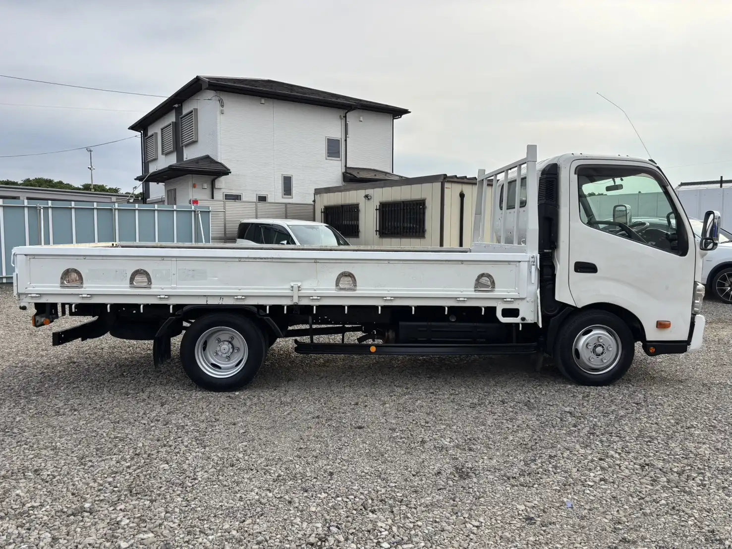 日野 デュトロ 小型 平ボディ SKG-XZU710M H23の中古トラック画像3