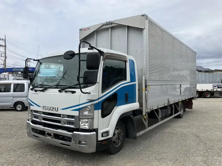いすゞ フォワード 中型/増トン ウイング ベッド TKG-FRR90S2 の中古トラック【車両No.188082】