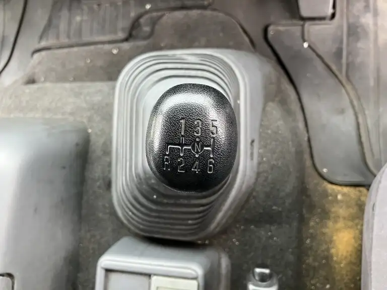 いすゞ フォワード 中型/増トン ウイング ベッド TKG-FRR90S2の中古トラック画像13
