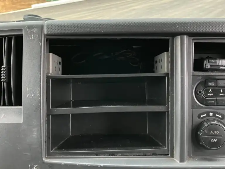 いすゞ フォワード 中型/増トン ウイング ベッド TKG-FRR90S2の中古トラック画像14