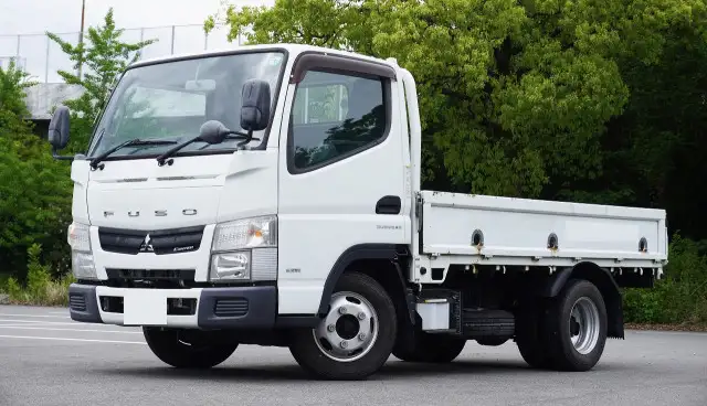 三菱 キャンター 小型 平ボディ TKG-FBA20 H27の中古トラック画像1