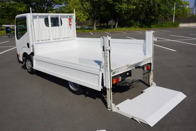 日産 アトラス 小型 平ボディ パワーゲート 床鉄板の中古トラック画像7