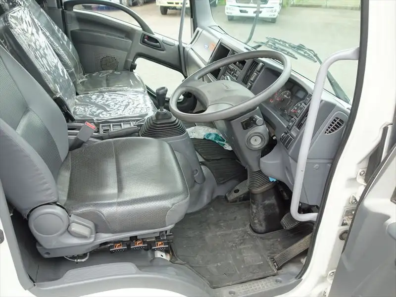 いすゞ フォワード 中型/増トン 平ボディ TKG-FRR90S2 H27の中古トラック画像11