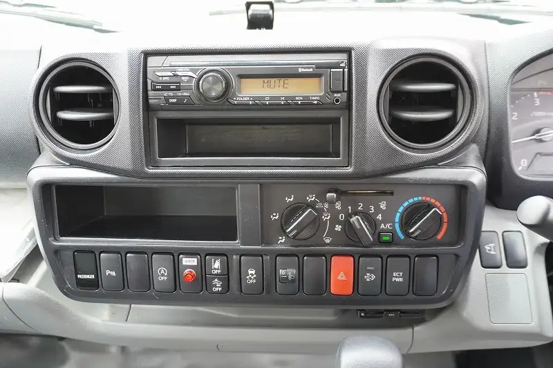 トヨタ トヨエース 小型 アルミバン サイドドア 2RG-XZC605の中古トラック画像13