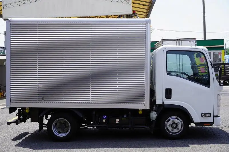 いすゞ エルフ 小型 アルミバン 2RG-NLR88AN R2の中古トラック画像2