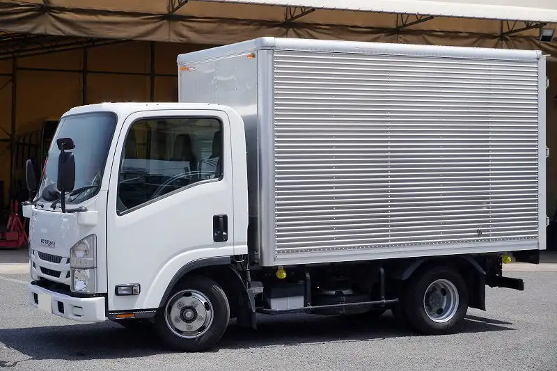 いすゞ エルフ 小型 アルミバン 2RG-NLR88AN R2 の中古トラック【車両No.188261】