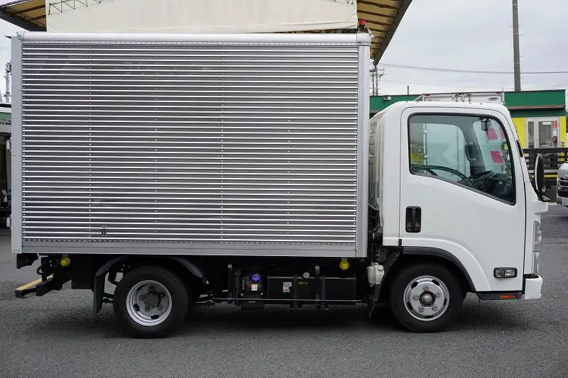 いすゞ エルフ 小型 アルミバン 2RG-NLR88AN R2の中古トラック画像2