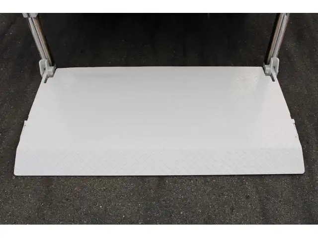 いすゞ エルフ 小型 平ボディ パワーゲート 床鉄板の中古トラック画像6