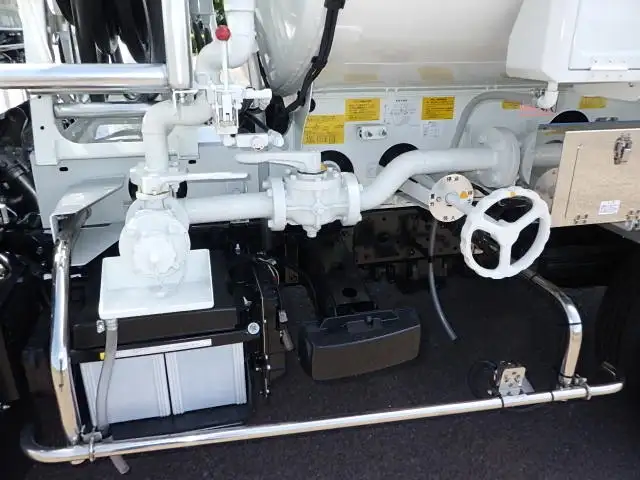 三菱 キャンター 小型 タンク車 ローリー 2RG-FEAV0の中古トラック画像11