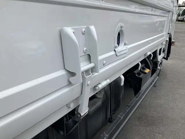 いすゞ エルフ 小型 平ボディ TKG-NLR85AR H26の中古トラック画像9
