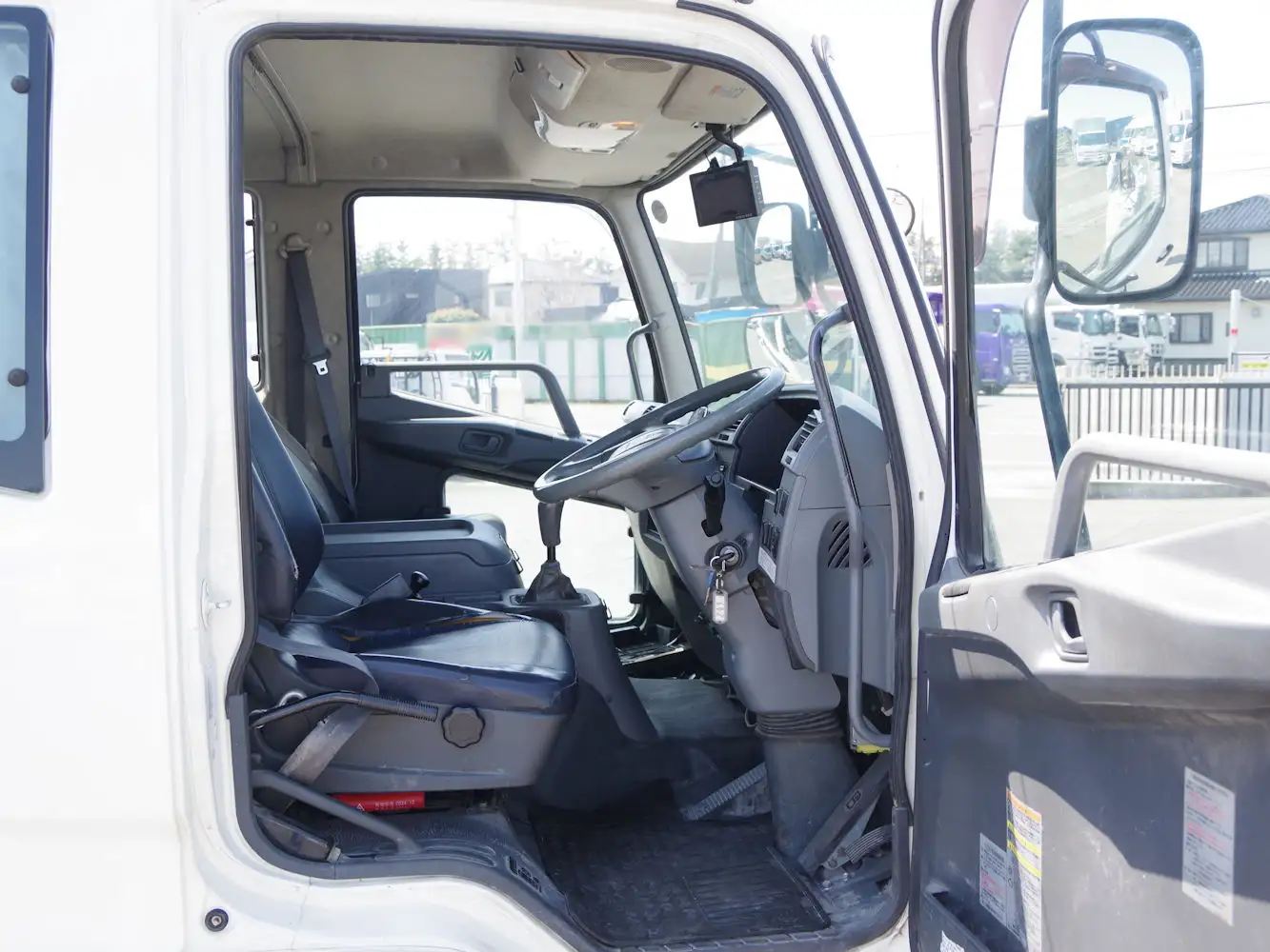 三菱 ファイター 中型/増トン ミキサー・ポンプ ベッド QDG-FQ62Fの中古トラック画像11
