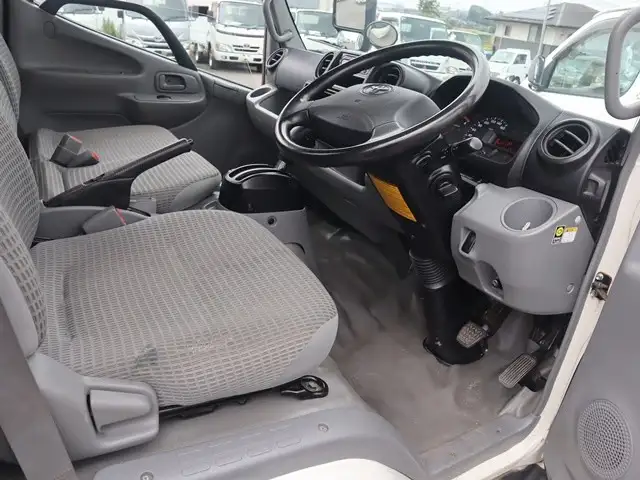 トヨタ ダイナ 小型 平ボディ TPG-XZU605 H29の中古トラック画像11